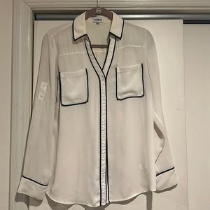 Express cream with black piping